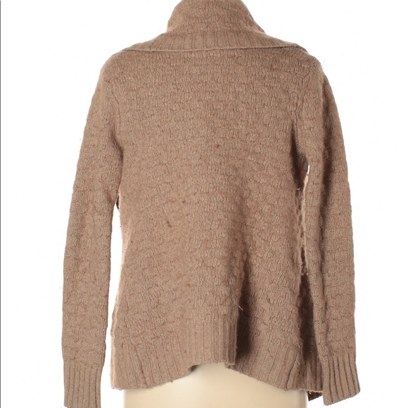 ⭐️HOST PICK ⭐️ Aritzia - Talula Gray Cashmere Knit Cardigan - Picture 4 of 6